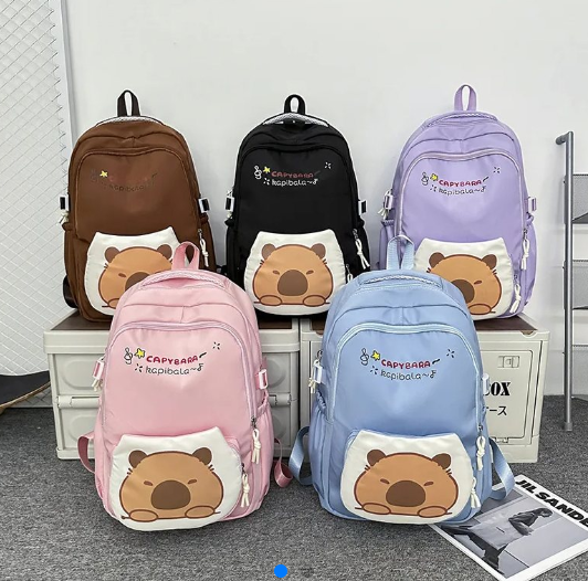 🎒 Mochila Capibara de Felpa – ¡Tierna, Cómoda y Súper Funcional! 🐹💖